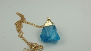 Wisiorek z niebieskim kamieniem W118