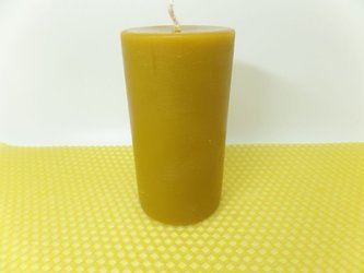 Naturalna świeca z wosku pszczelego słupek