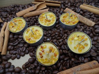 Podgrzewacze  20 szt.  TEALIGHT z wosku pszczelego z bursztynem  bałtyckim 4cm