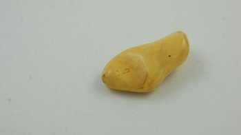 NIEREGULARNY ŻÓŁTY PODŁUZNY BURSZTYN POLEROWANY