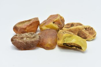 Zestaw sześciu bryłek bursztynu bałtyckiego 186 g