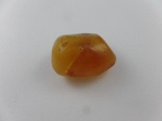 BRYŁA POLEROWANA BIAŁY ŚRODEK KROPLE POWIETRZA