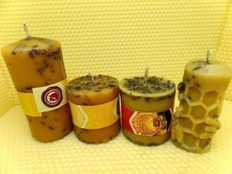 Zestaw lawendowy czterech świec z wosku pszczelego z lawendą