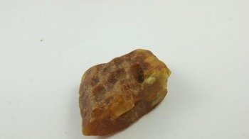 bursztyn bałtycki koniakowy surowy niemodyfikowany 39,4 g