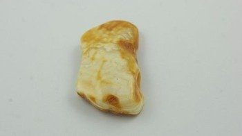 BURSZTYN BAŁTYCKI ŻÓŁTO BIAŁO BRĽZOWY SZLIFOWANY