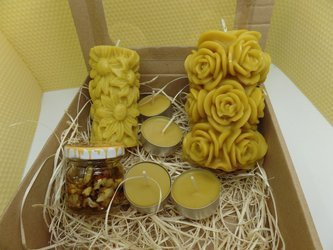 Zestaw prezentowy dwóch świec lanych z wosku pszczelego