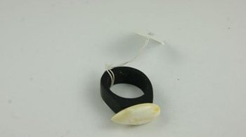 Pierścionek bursztyn bałtycki P105