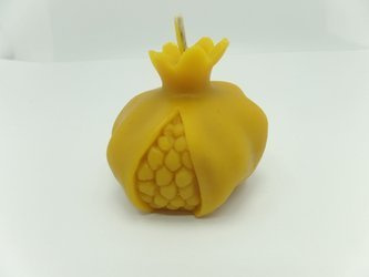 Świeca owoc granatu z wosku pszczelego