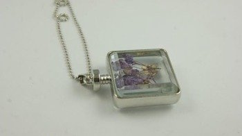 Wisiorek z kwiatami W121