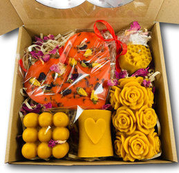 Zestaw świec z wosku pszczelego z tabliczką zapachową