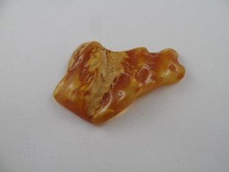 Plaster bursztyn bałtycki wielokolorowa szlifowana