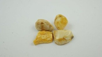 ZESTAW CZTERECH BRYŁEK WIELOKOLOROWE BURSZTYN