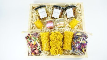 Duży zestaw prezentowy 7 x świeca + herbata + 3 x orzechy w miodzie