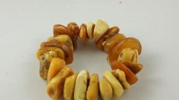 Bransoletka z bursztynu bałtyckiego BR08