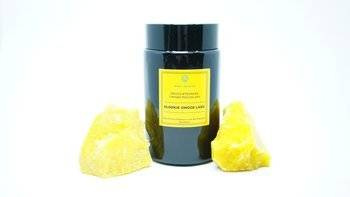 Świeca w słoiku z wosku pszczelego słodkie owoce lasu 240 ml