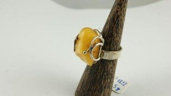 Pierścionek bursztyn bałtycki P71