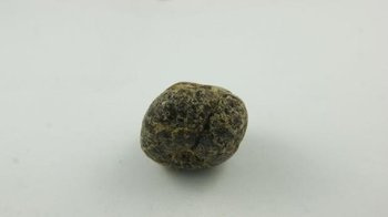 bursztyn bałtycki okrągły kamień mozaika ciemny 22,7 g