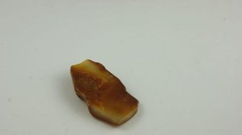 bursztyn bałtycki bryłka toffi surowiec naturalna