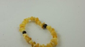 Bransoletka z bursztynu bałtyckiego BR24